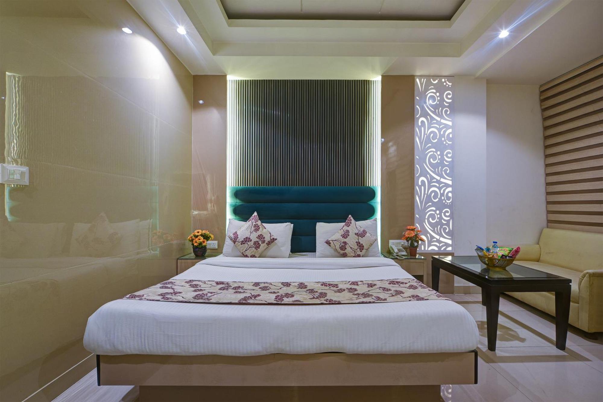 Hotel Baba Deluxe Near New Delhi Railway Station And City Center -By Rcg Hotels Eksteriør billede