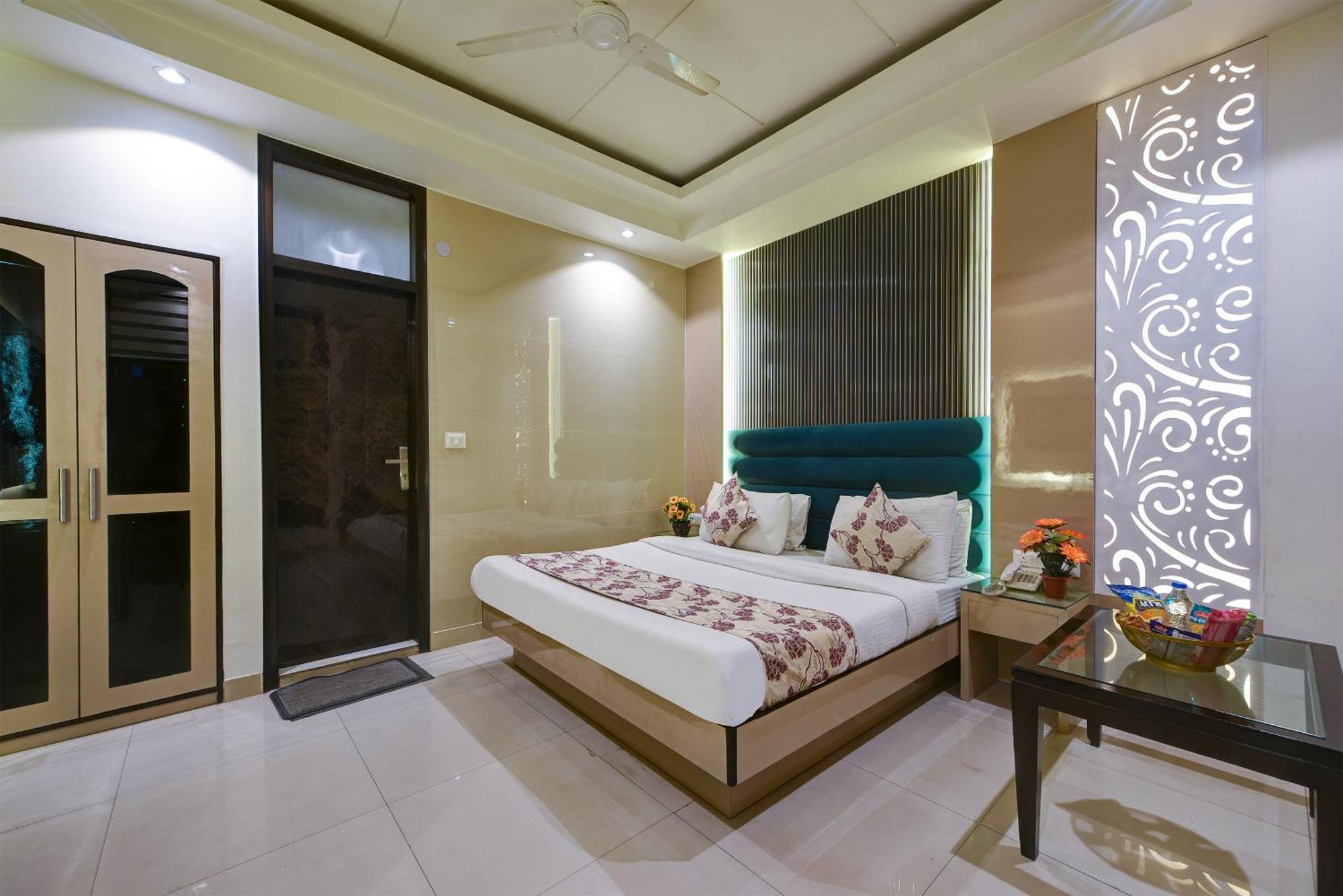 Hotel Baba Deluxe Near New Delhi Railway Station And City Center -By Rcg Hotels Eksteriør billede